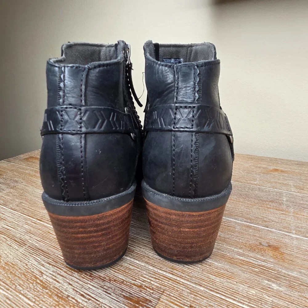 Teva Women's Foxy Ankle Boots Booties Size 9 Black Zip Moto Minimalist